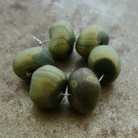 Tiny Olive Bead Wobbles