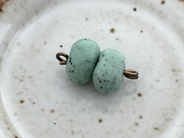 Green Speckled Bead Wobble Pair